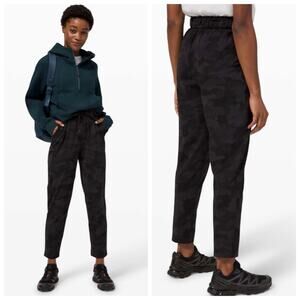 Lululemon Keep Moving Pants 7/8 High Rise Size 2 Camo Deep Coal Gray